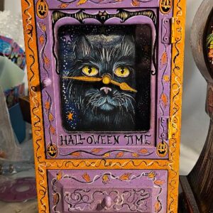 Spookylvania Cat Face Original Mantel 12" Clock